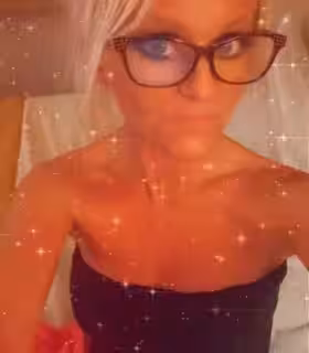 Escort Tina in Lakewood, OH