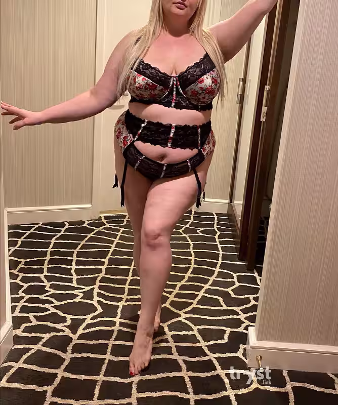 companion Vicky DiamondD in Long Island, NY
