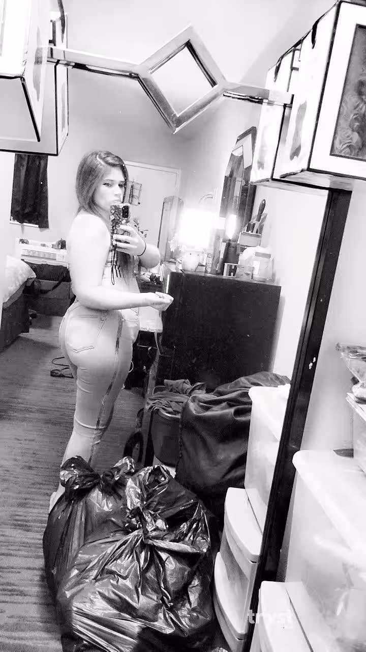 Escort Lizzie in Longview, TX