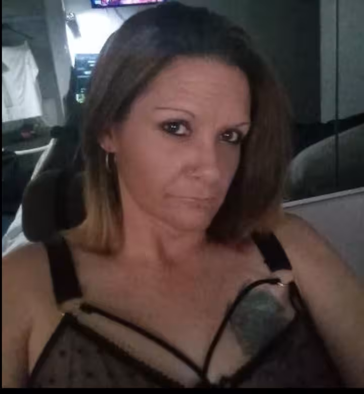 Escort Cat in Louisville, KY