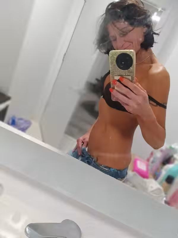 companion/Massage Carrie in Louisville, KY