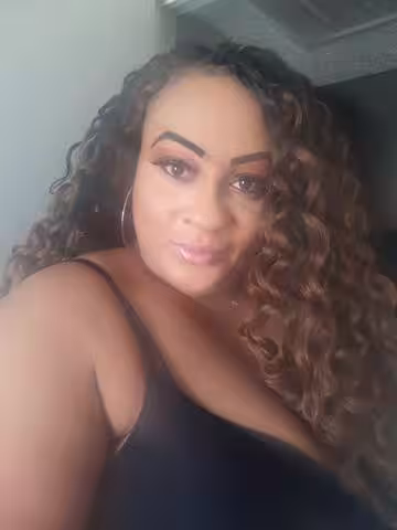 Escort Kim in Madison, WI