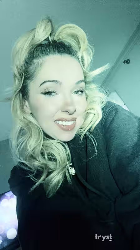 Escort Carmen Cossabella in Manchester, NH