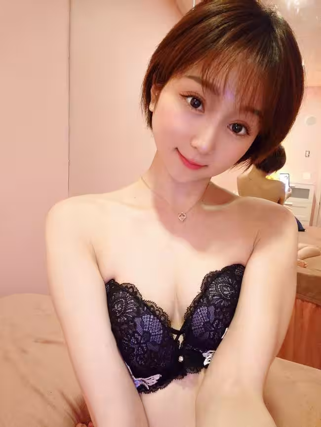 Escort Ayumi / Hana in Manhattan, KS
