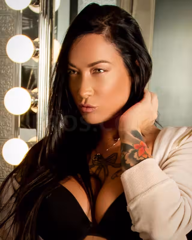 Escort Leah in Miami, FL