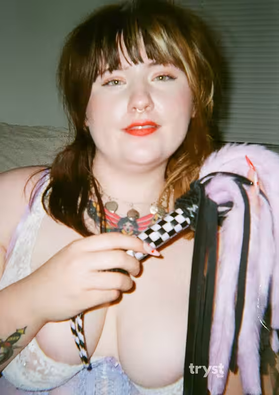 Escort/S&M Goddess Lola / Lola Valentine in Milwaukee, WI