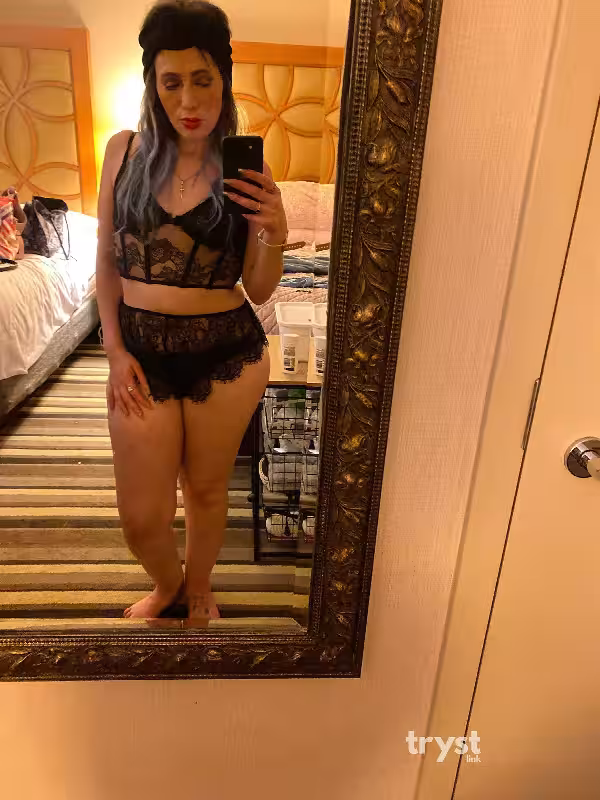 Escort/Massage Allie / Ellie in Minneapolis, MN