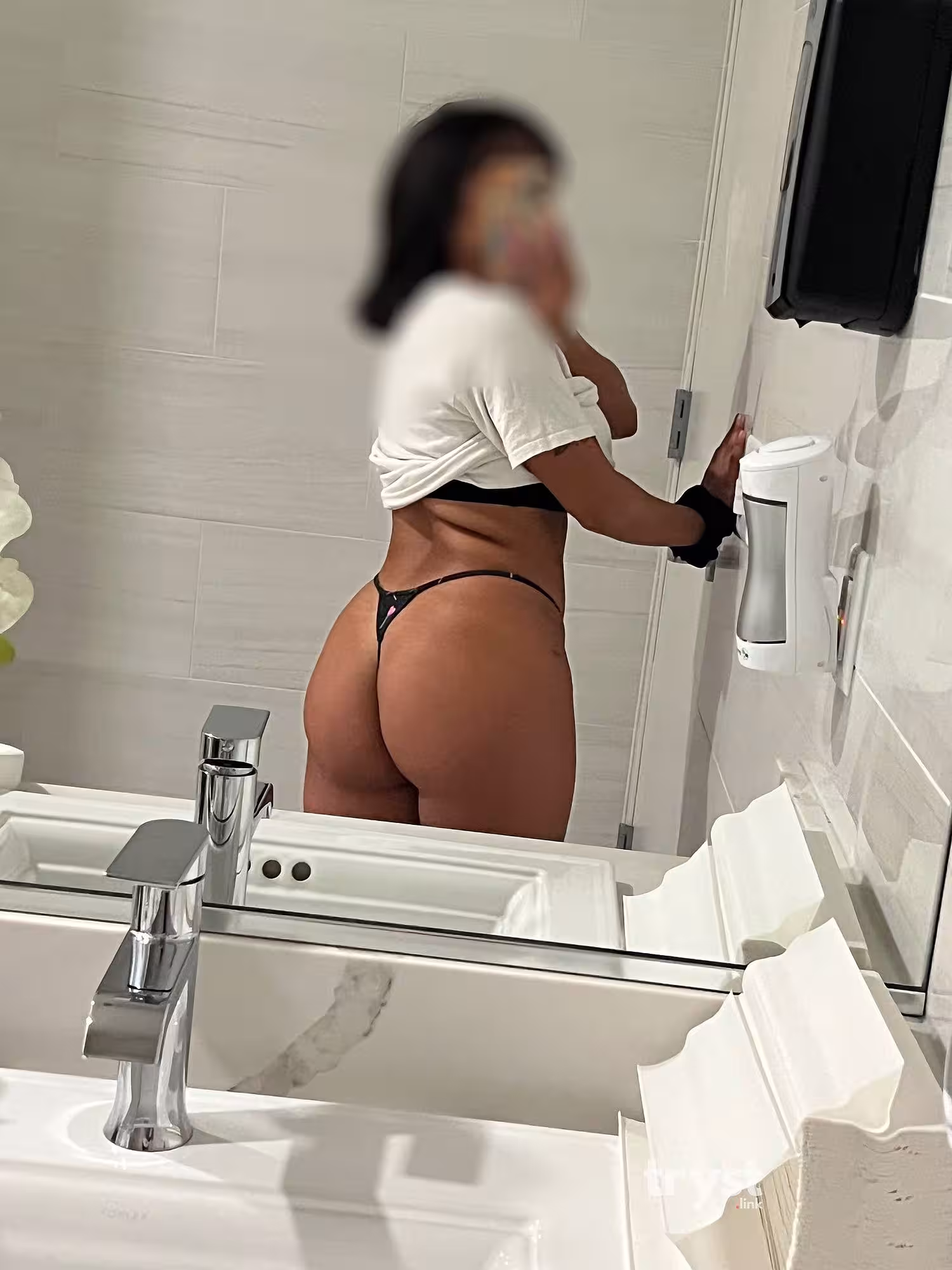 Escort/Massage Soraya in Minneapolis, MN
