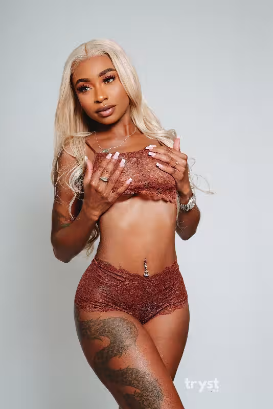 Escort Mya in Minneapolis, MN