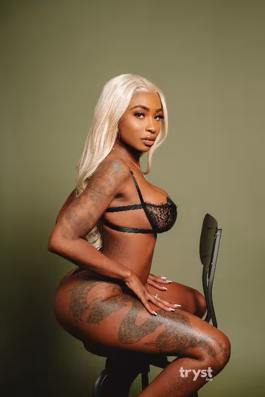 Escort Mya in Minneapolis, MN
