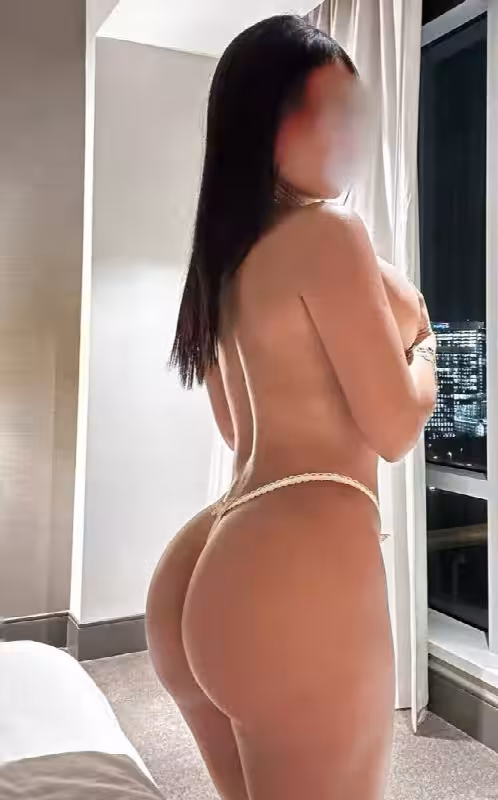 Escort Sara Sinn in New York City - Manhattan, NY