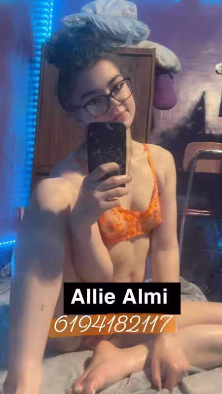 Escort Apple Almi in Norfolk, VA