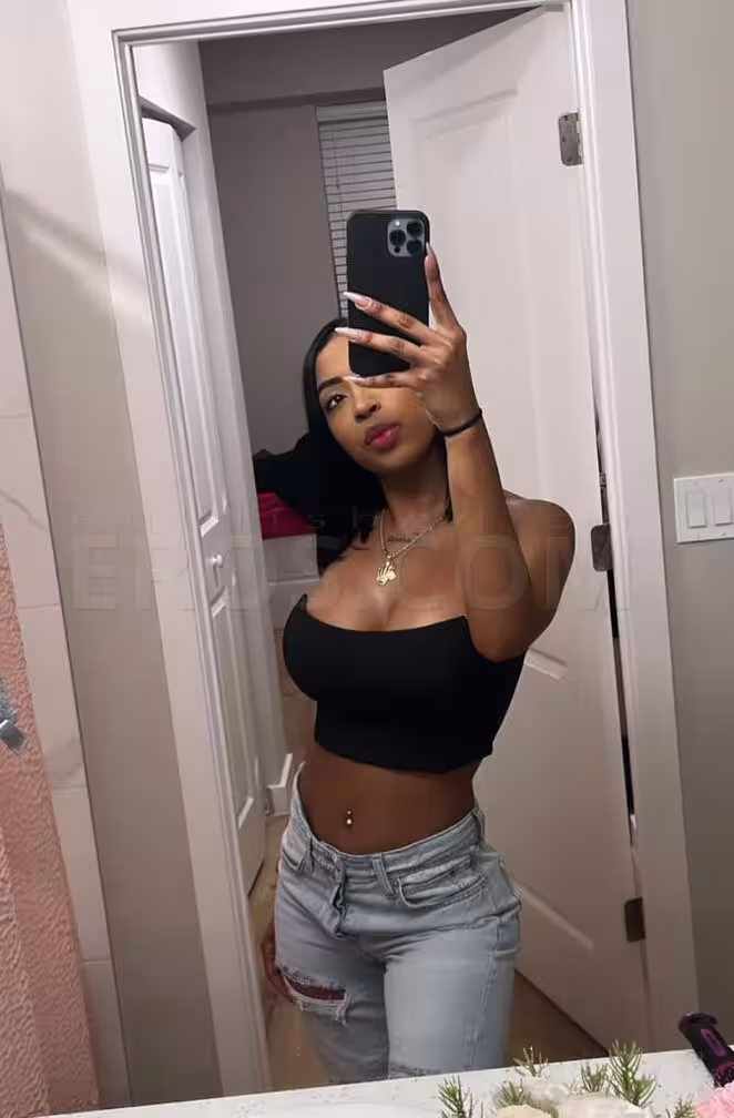 Escort Ambar in Novi, MI