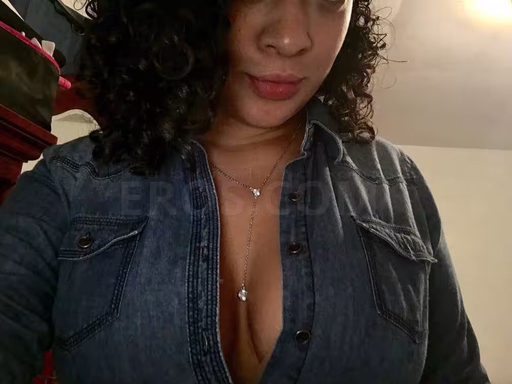 Escort Paris in Paterson, NJ