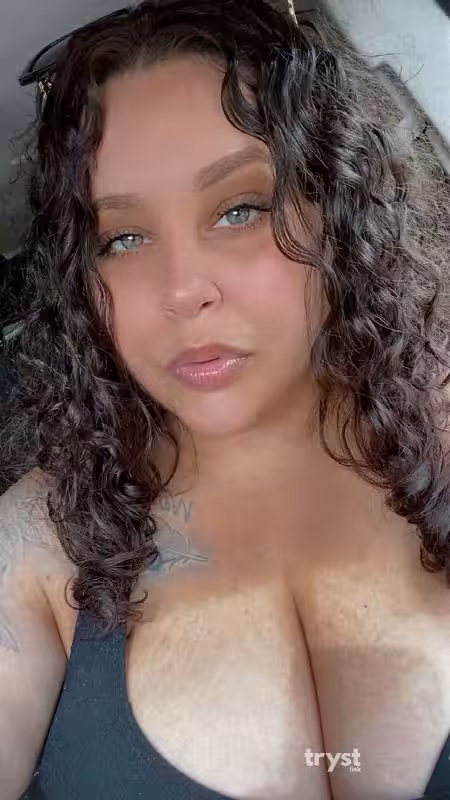 Escort Tiny in Petersburg, VA