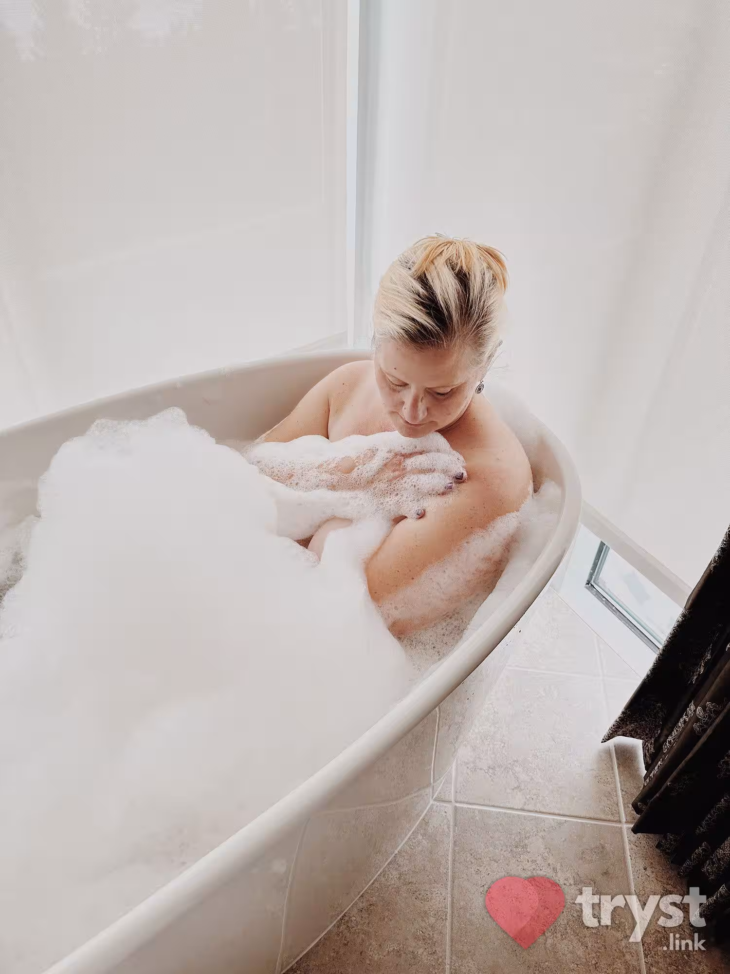 Escort/Massage/S&M Seraphina Mature in Philadelphia, PA