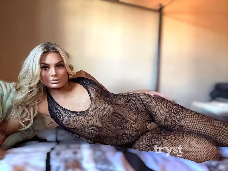 Escort Mika Fox / Nika Fox in Philadelphia, PA