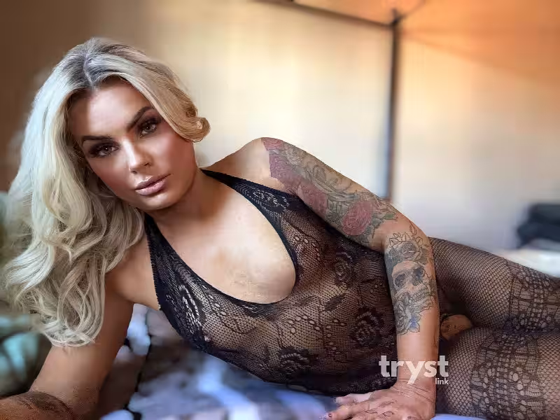 Escort Mika Fox / Nika Fox in Philadelphia, PA