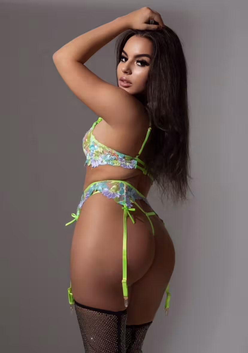 Escort Naomi in Queens, NY