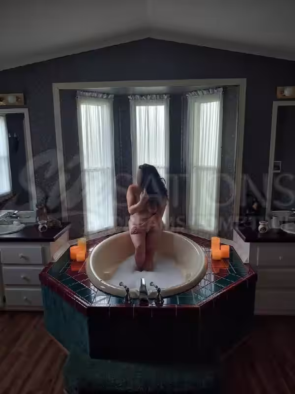 Escort/Massage Selena Sangria in Raleigh, NC