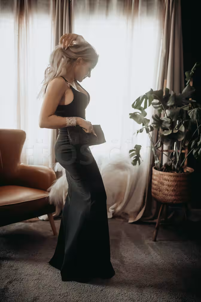 Escort Vivienne Grey / VGrey in Raleigh, NC