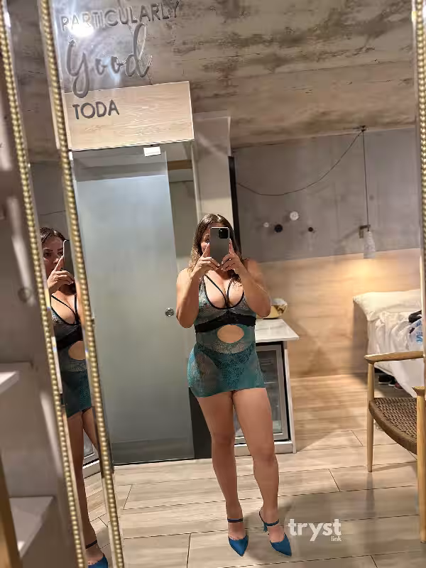 Escort Nikol in Richmond, VA