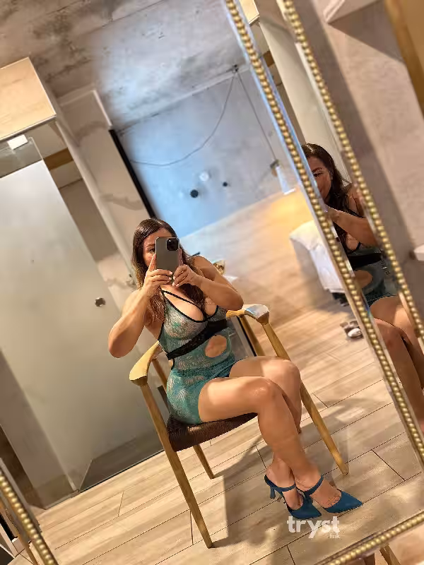 Escort Nikol in Richmond, VA