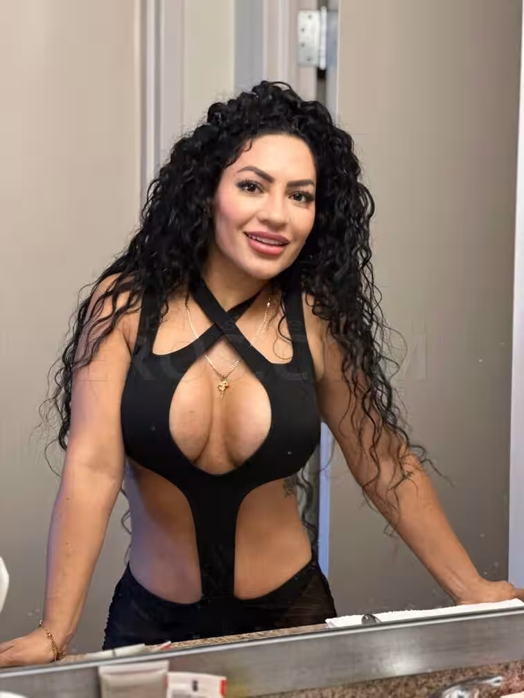 Escort Paulina in Richmond, VA