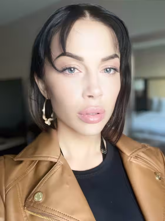 Escort Lola Lewinski in Sacramento, CA