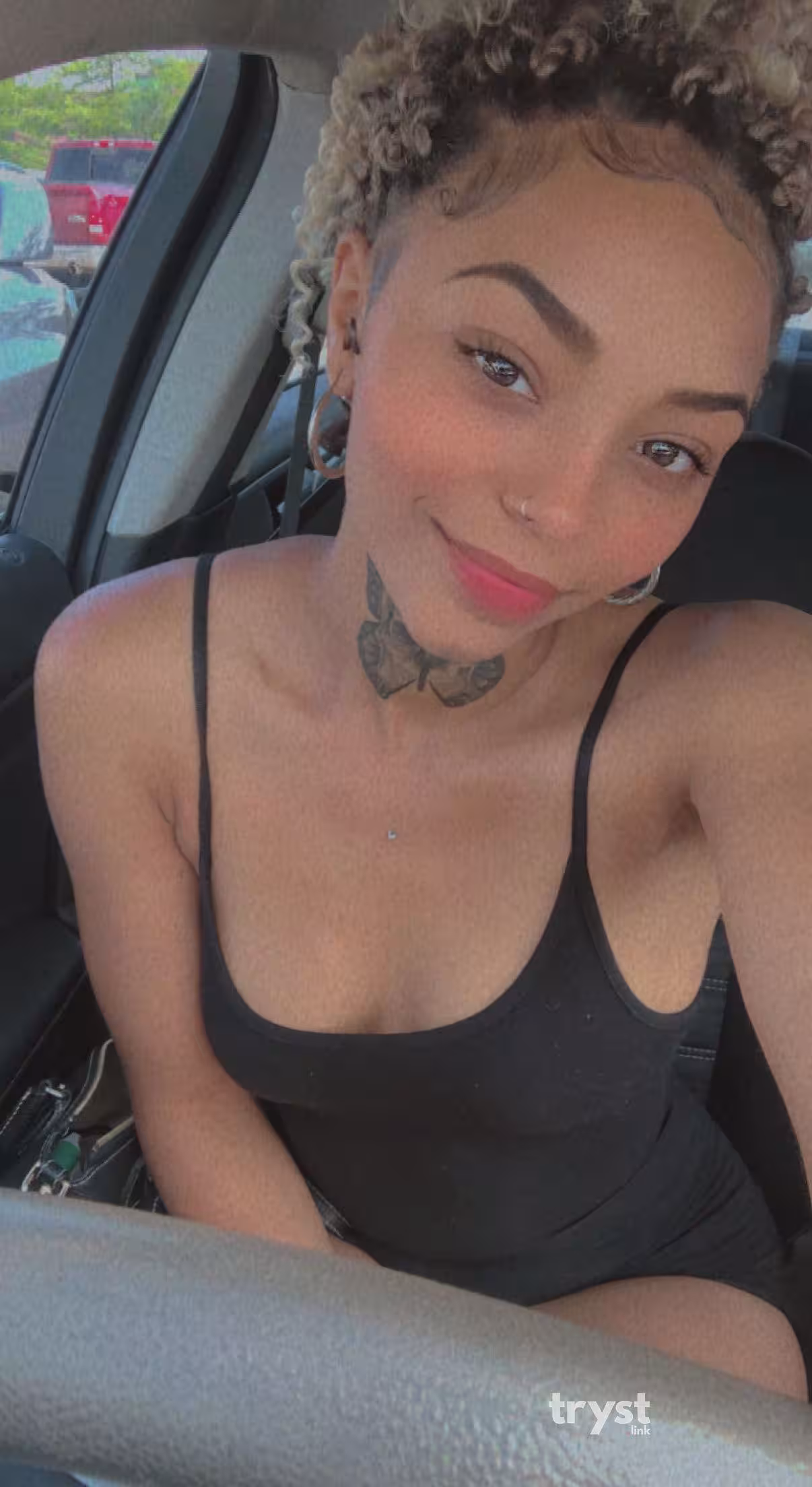 Escort Skye in Saint Paul, MN