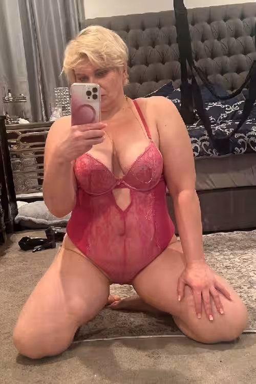 Escort Genevieve in Scottsdale, AZ