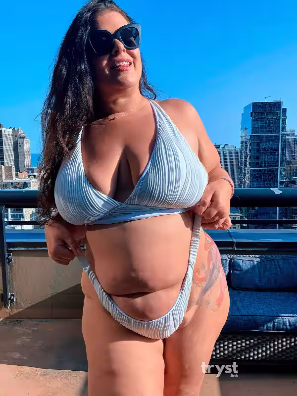 Escort Luna Lark in Seattle, WA