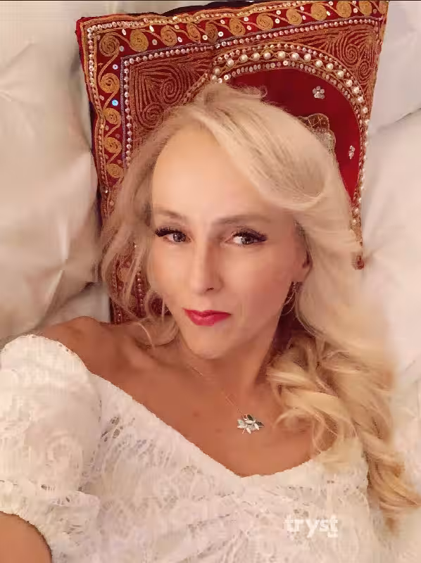 Escort Claire Carraway in Tampa, FL