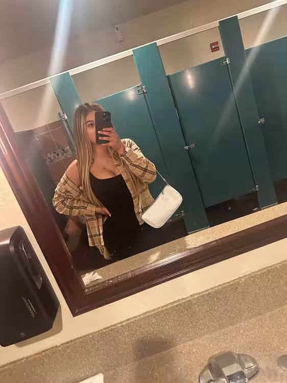 Escort Monica in Van Nuys, CA