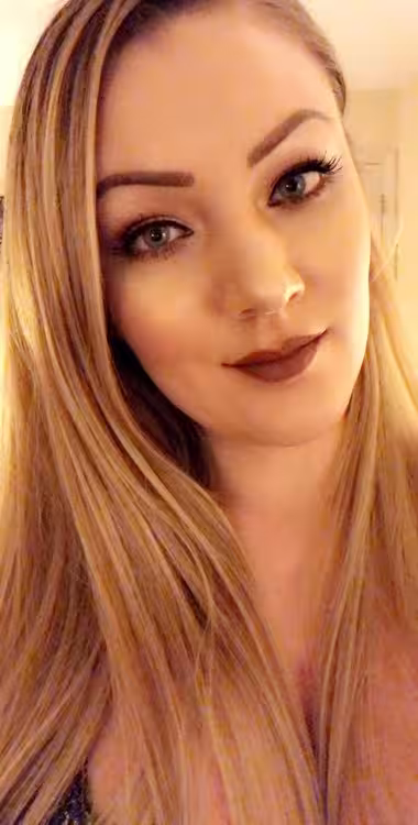 Escort Courtney Caliente in Walnut Creek, CA