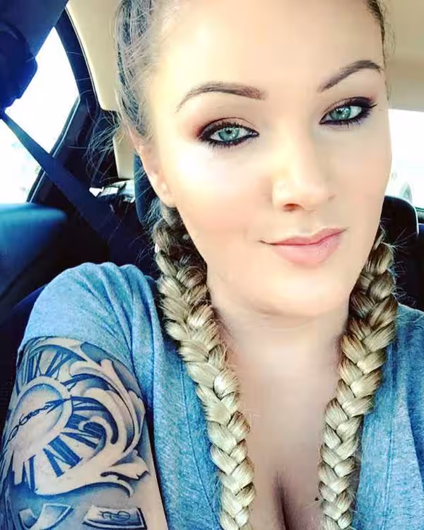 Escort Courtney Caliente in Walnut Creek, CA