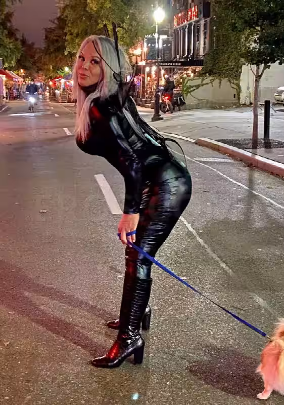 Escort/Massage/S&M TS Mommy Pompadour in Woburn, MA